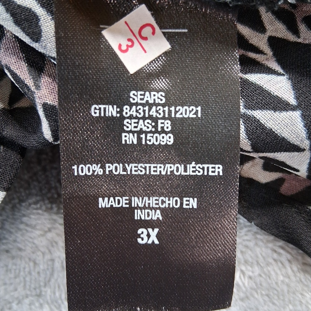 Simply Emma Women's Full Button Blouse Plus 3X Black White Geo Print Lightweight - Picture 5 of 14